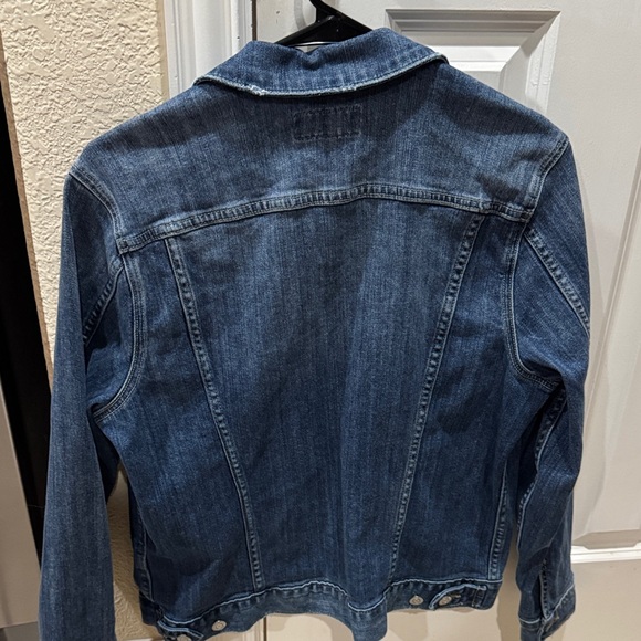 Lucky Brand Women’s Classic Blue Jean Jacket - Picture 4 of 8